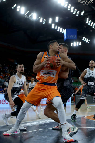 范尼对比赛 范尼对比赛