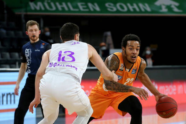 平台与更大 平台与更大